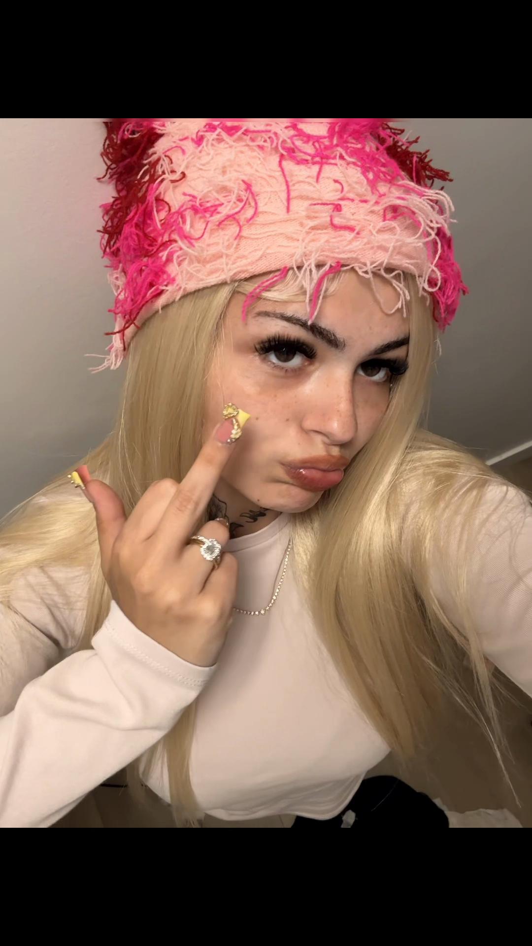 @🧟♀️🩶