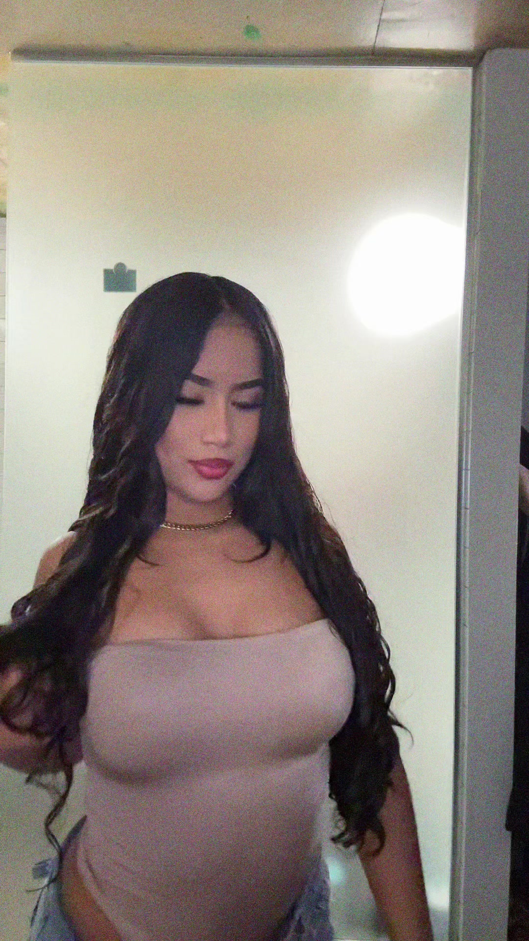 @𝐸𝓂𝒾𝓁𝓎.