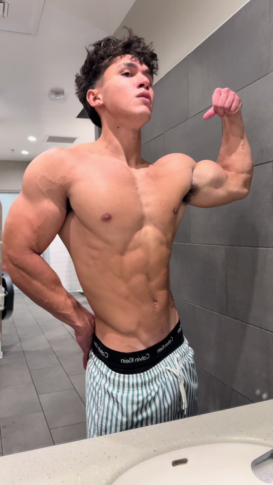 @Kalel🦸🏻♂️