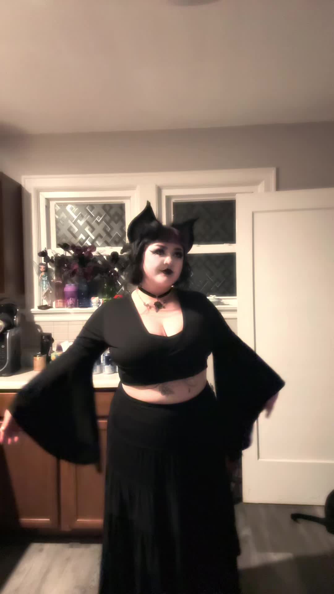 @Luna Lugosi🦇