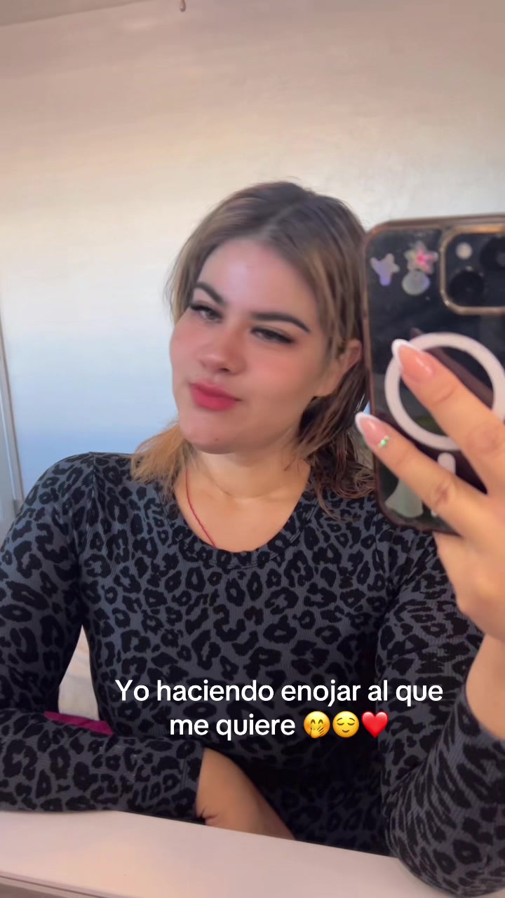 @LAURA  CH&Aacute;VEZ ❤️