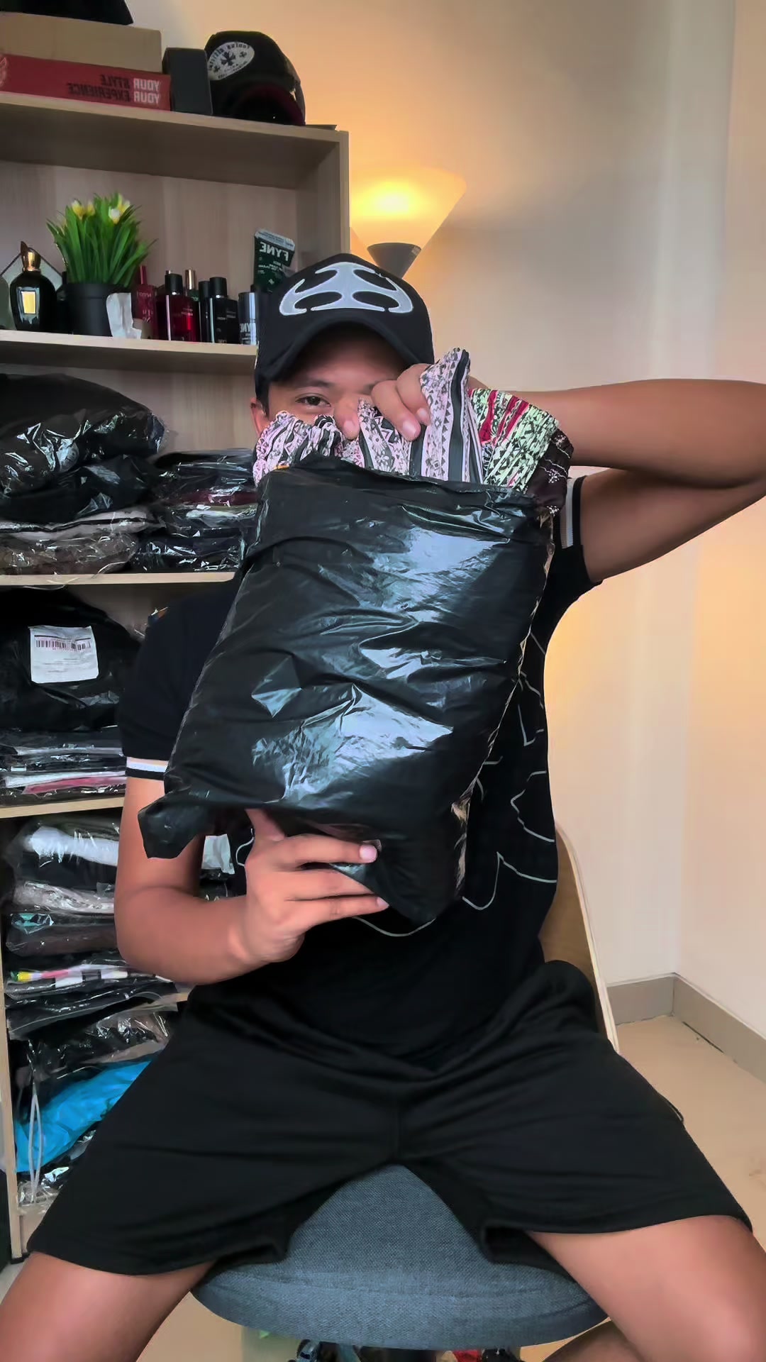 @𝘼𝙛𝙛𝙨𝙝𝙤𝙥_
