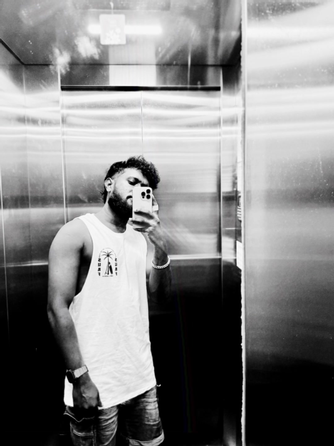 @Šħäñ pűțħã 🌊🏄🏾♂️