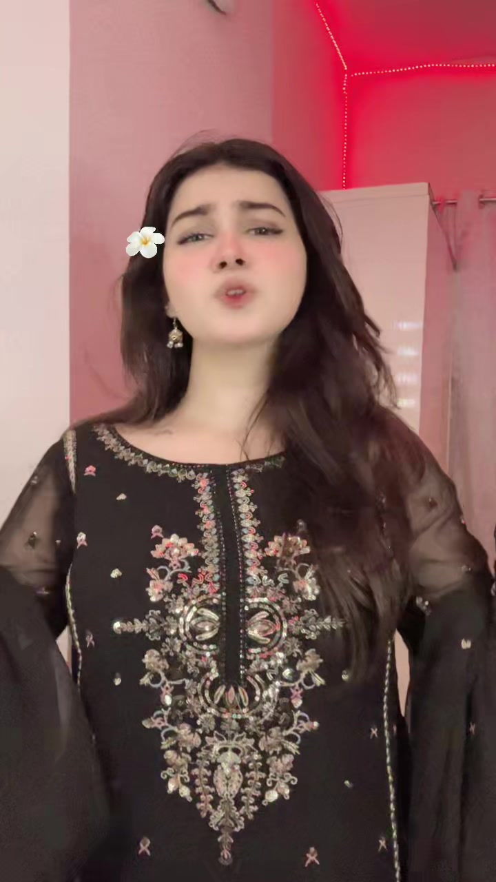 @Shafaq Khan❤️