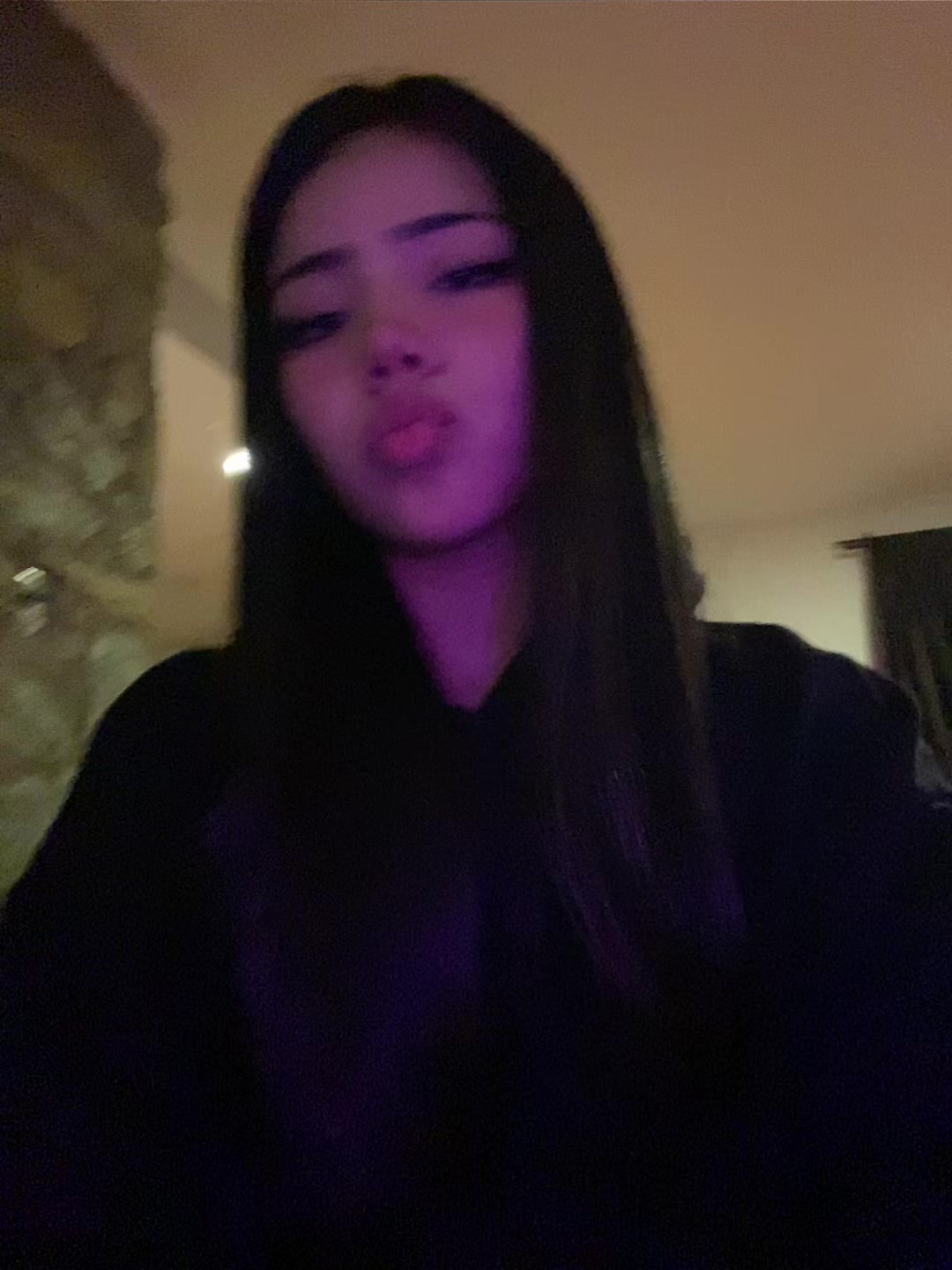 @…
