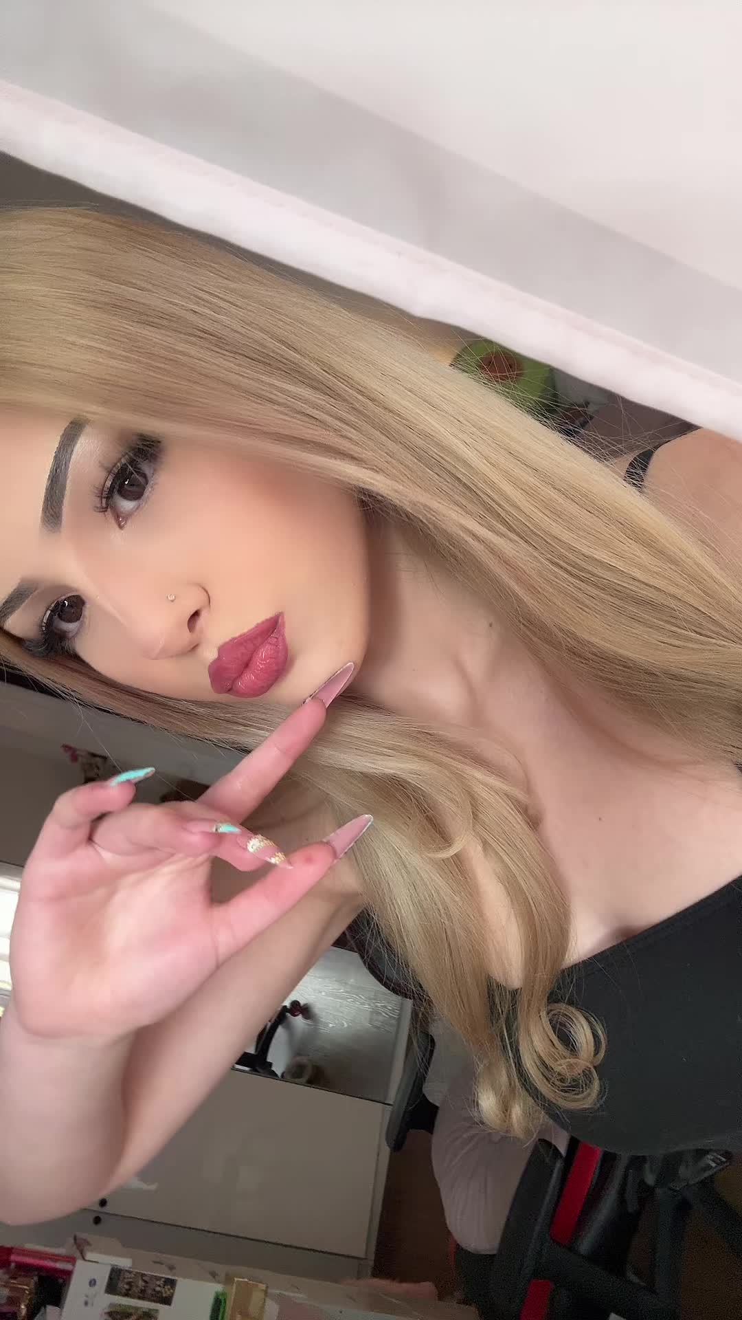 @iknowaboutyoursecret