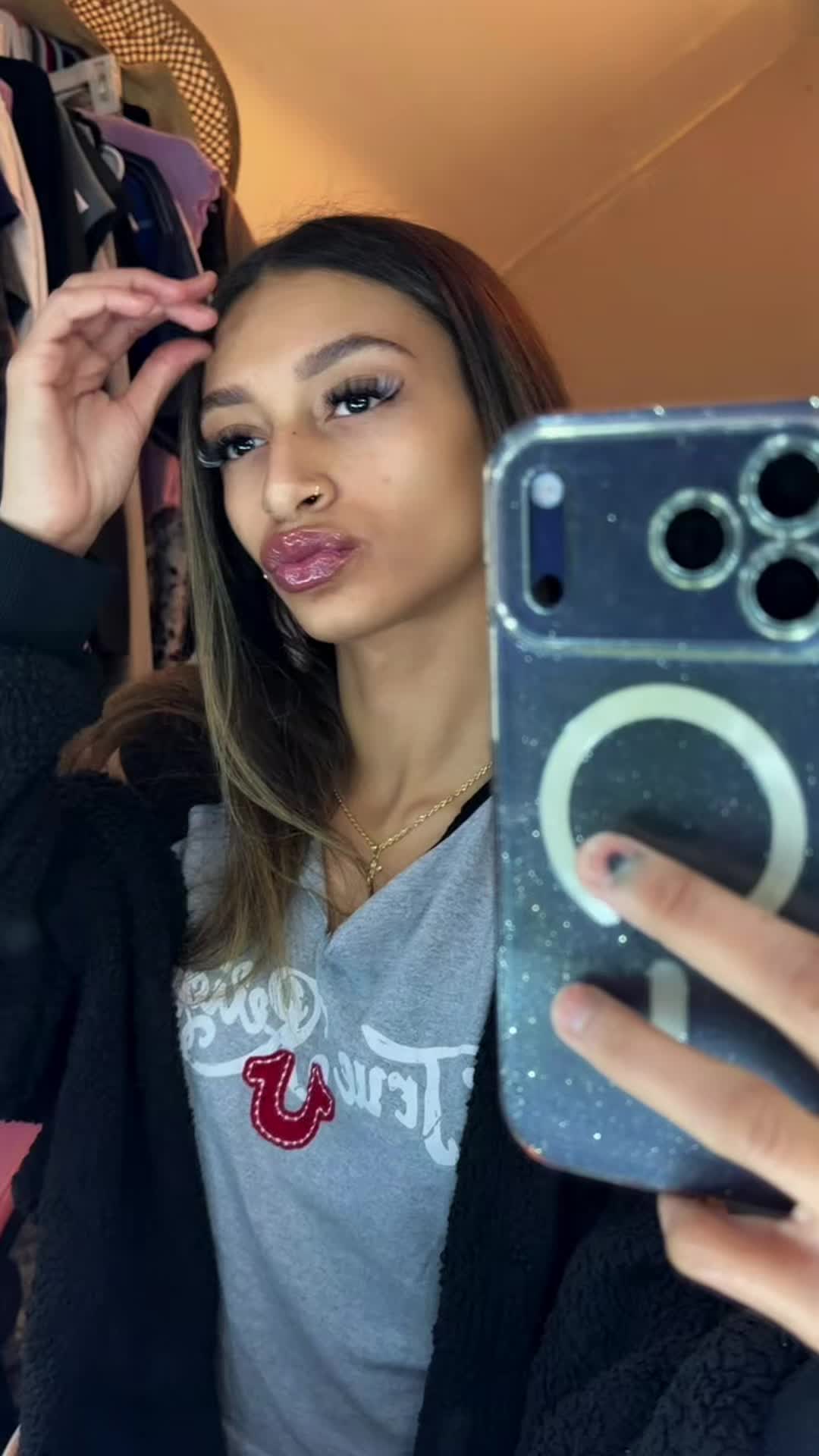 @urlocalhotweirdo