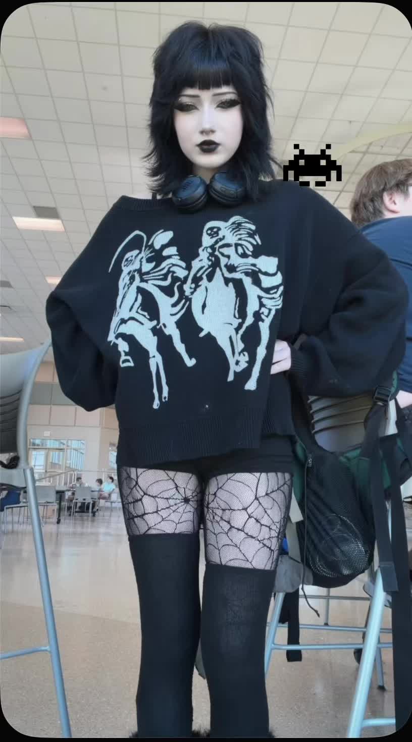 @𝔄𝔯𝔦 𝔍𝔢𝔞𝔫𝔫𝔢 🧛🏻♀️🦇