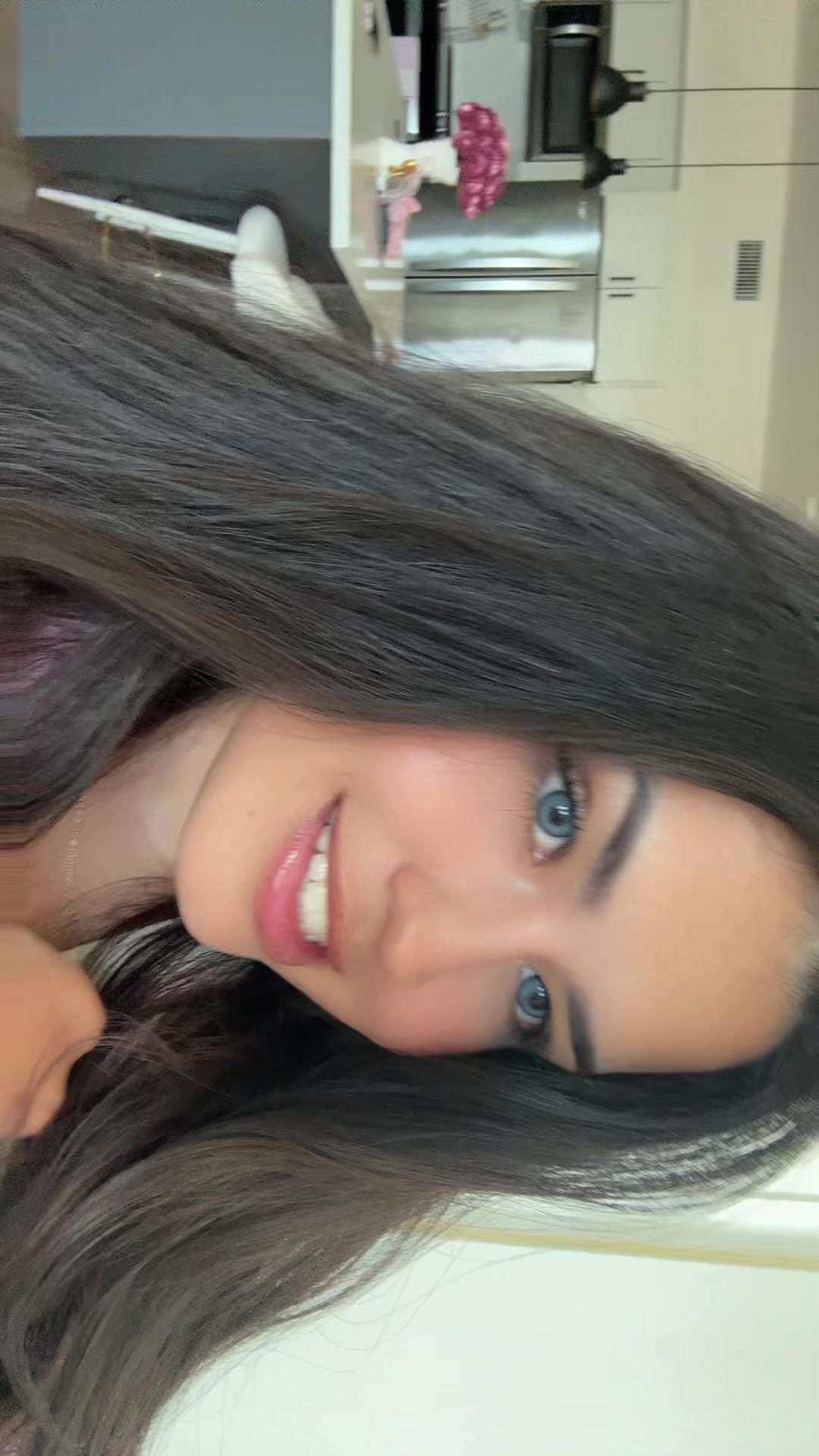 @itslailagomez