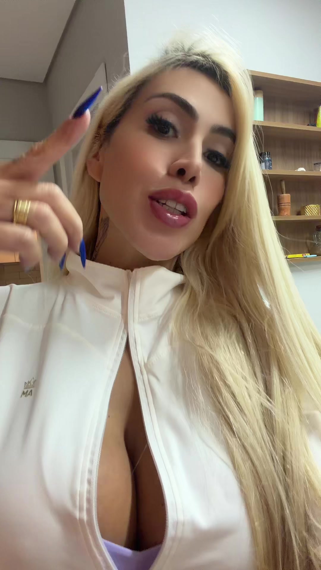 @JUJU FERRARI 🦋