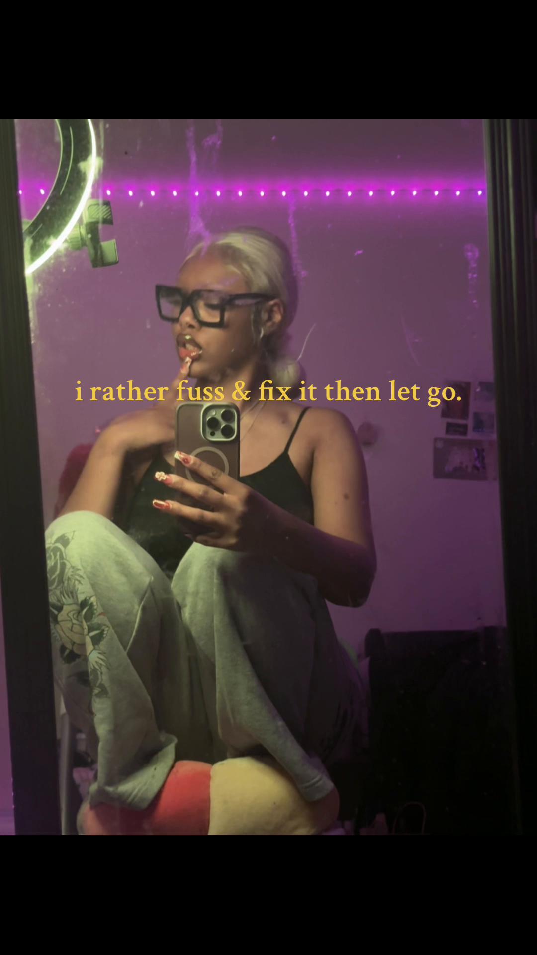 @1800💋.