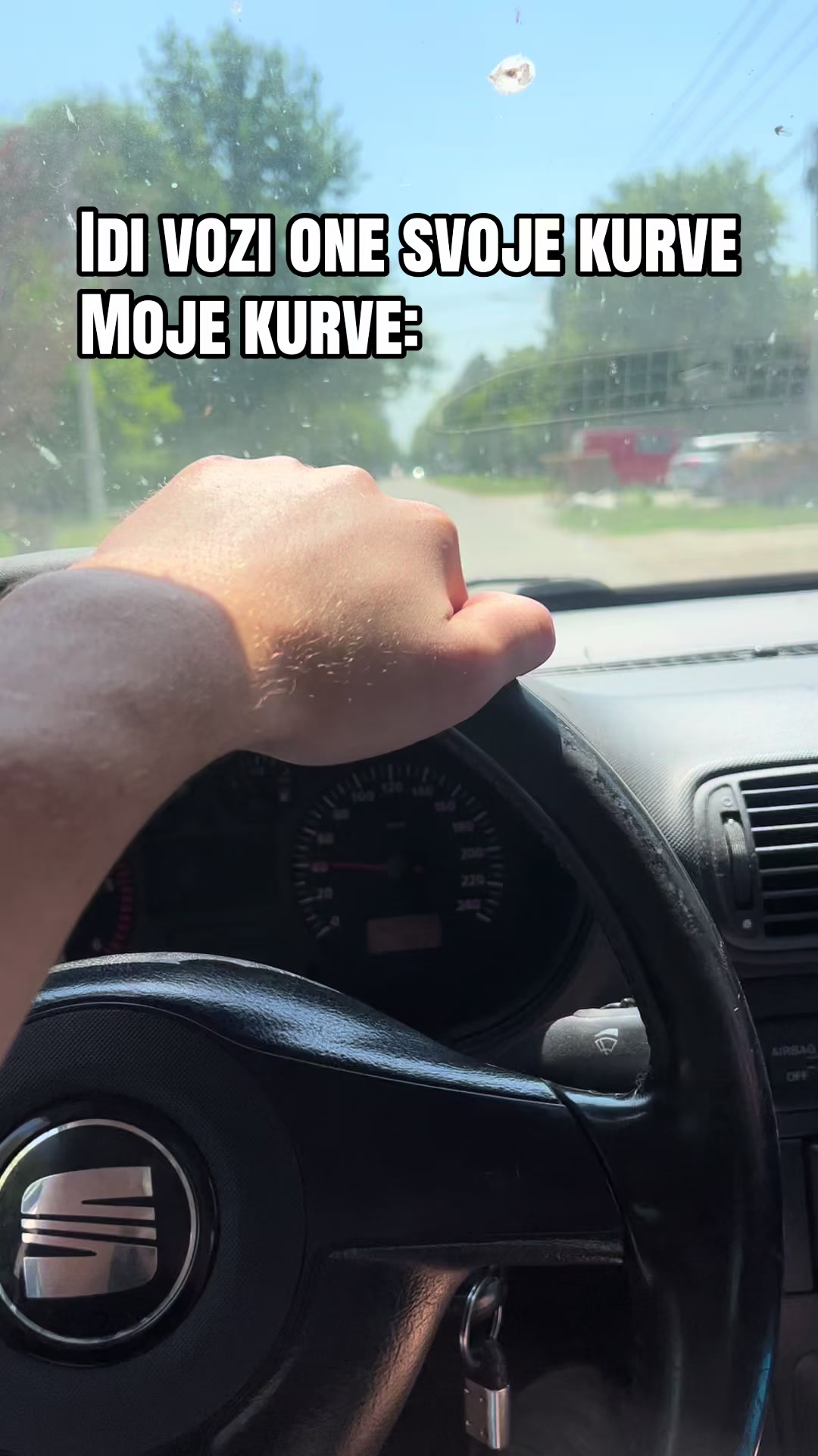 @Vučko