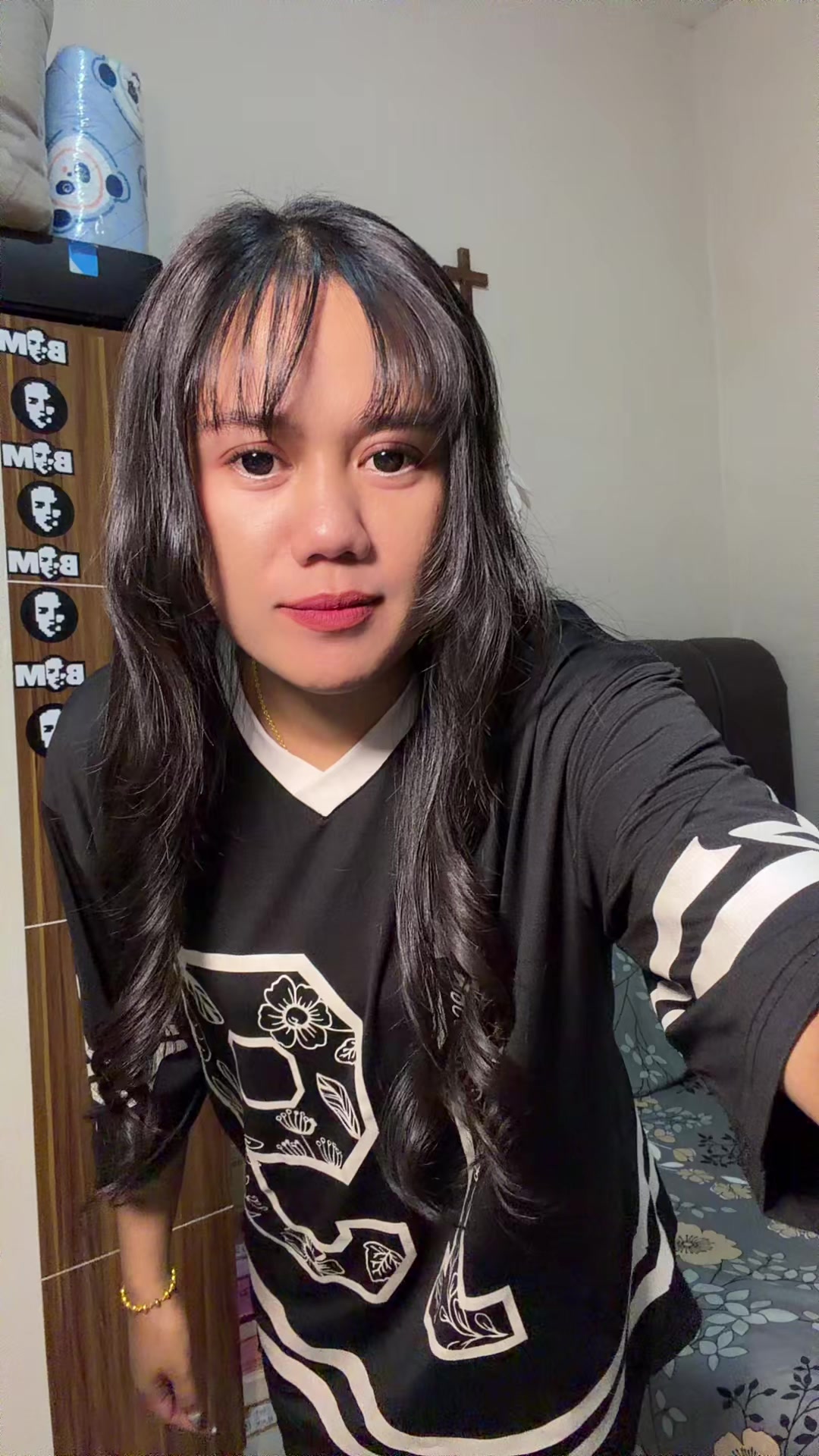 @𝐀𝐩𝐫𝐢 𝐒𝐢𝐡𝐨𝐦𝐛𝐢𝐧𝐠
