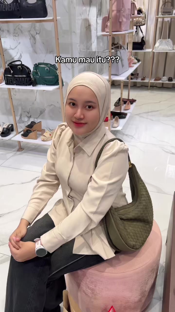 @apt. Indah