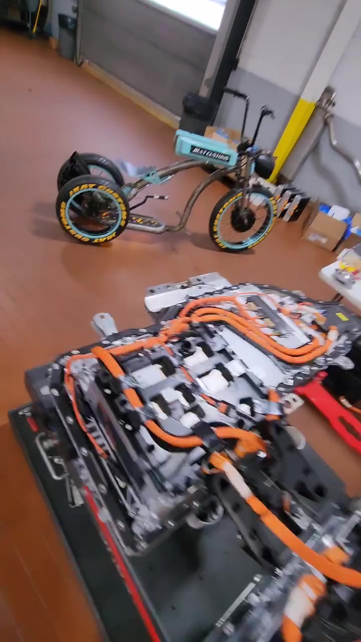 @Jrat Custom E-Bikes