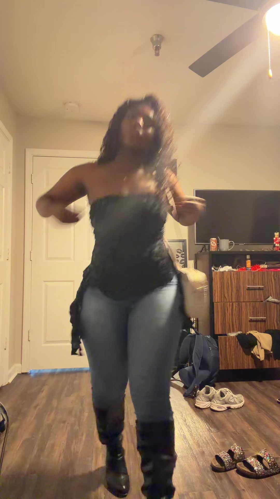 @￶