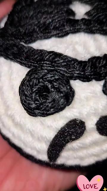 @Masked Crochet Queen 🧶🌶 🔪