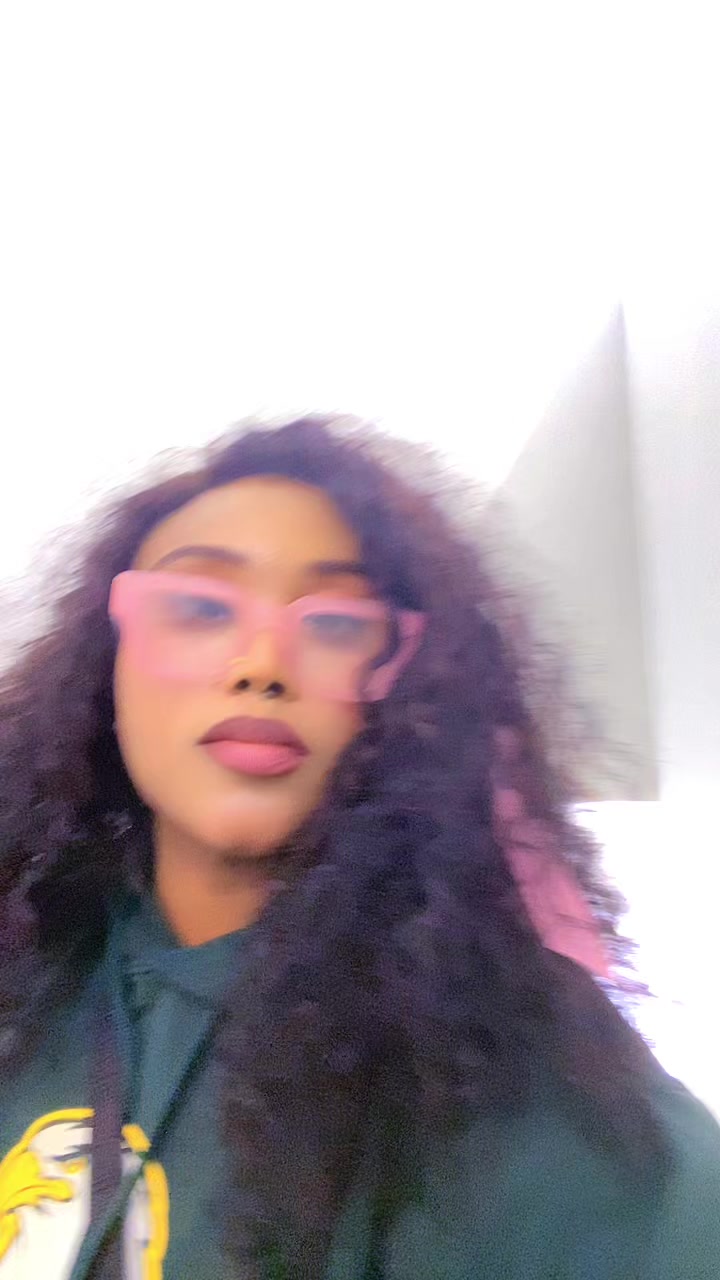 @Vanessa 🇨🇦