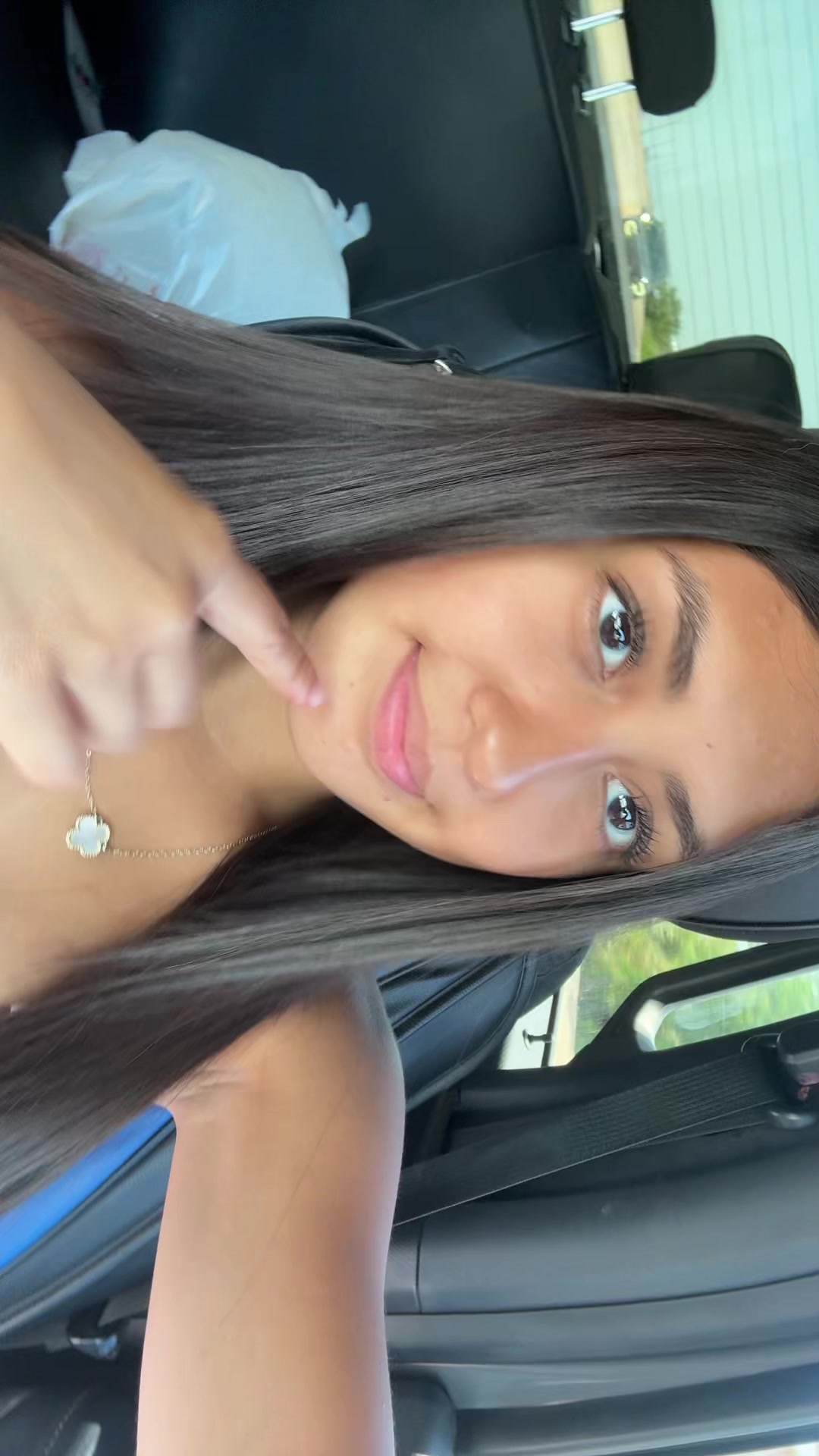 @⊱✿⊰