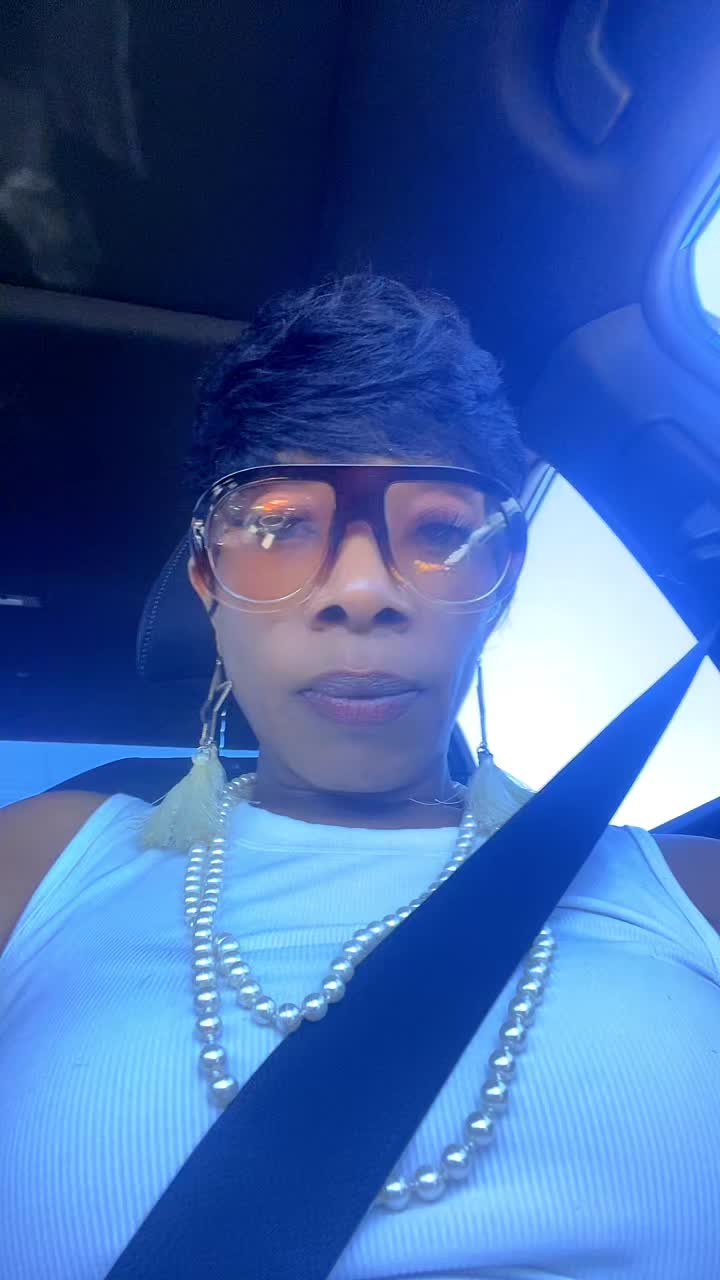 @QueenLawne