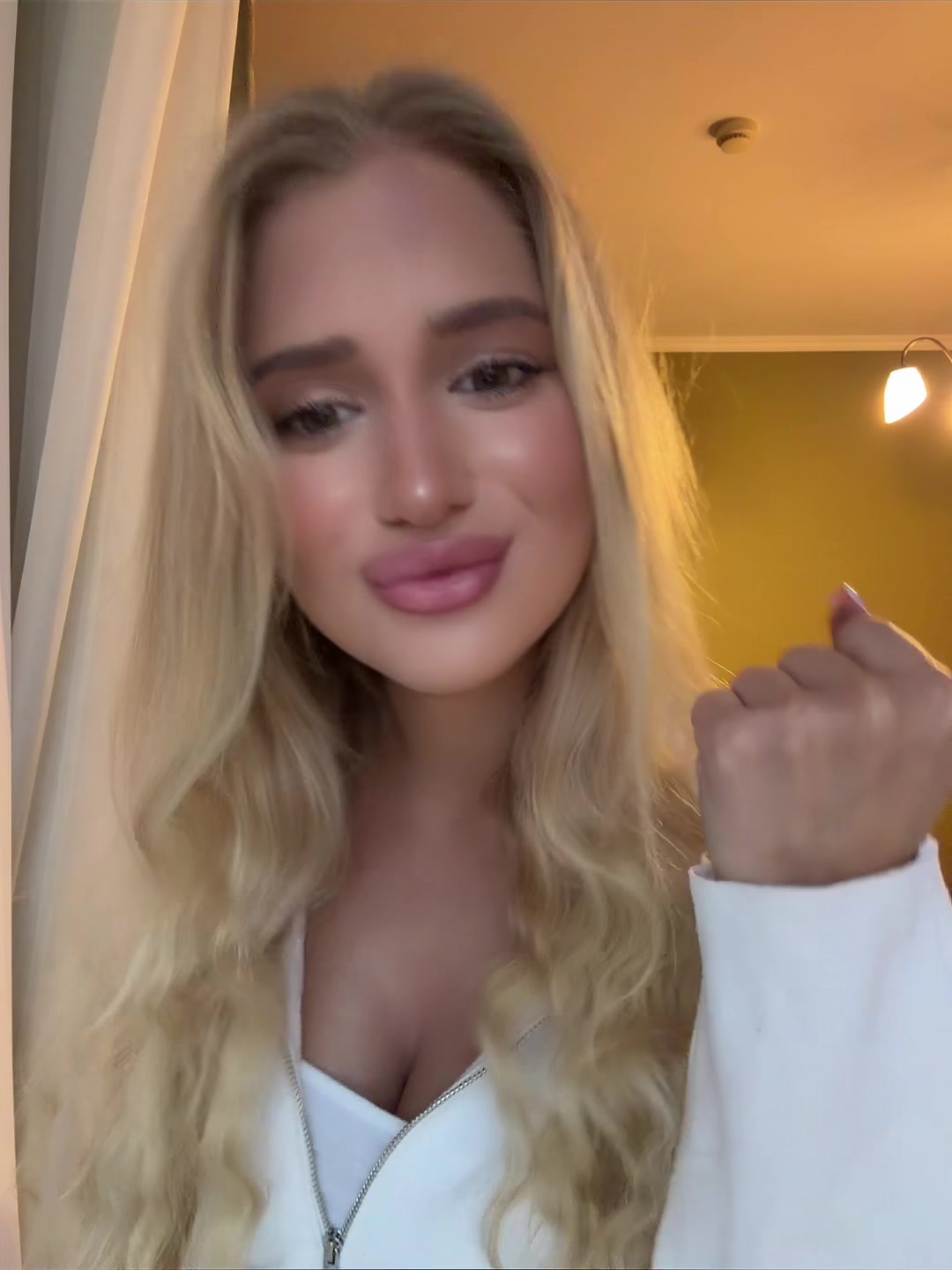 @Vi