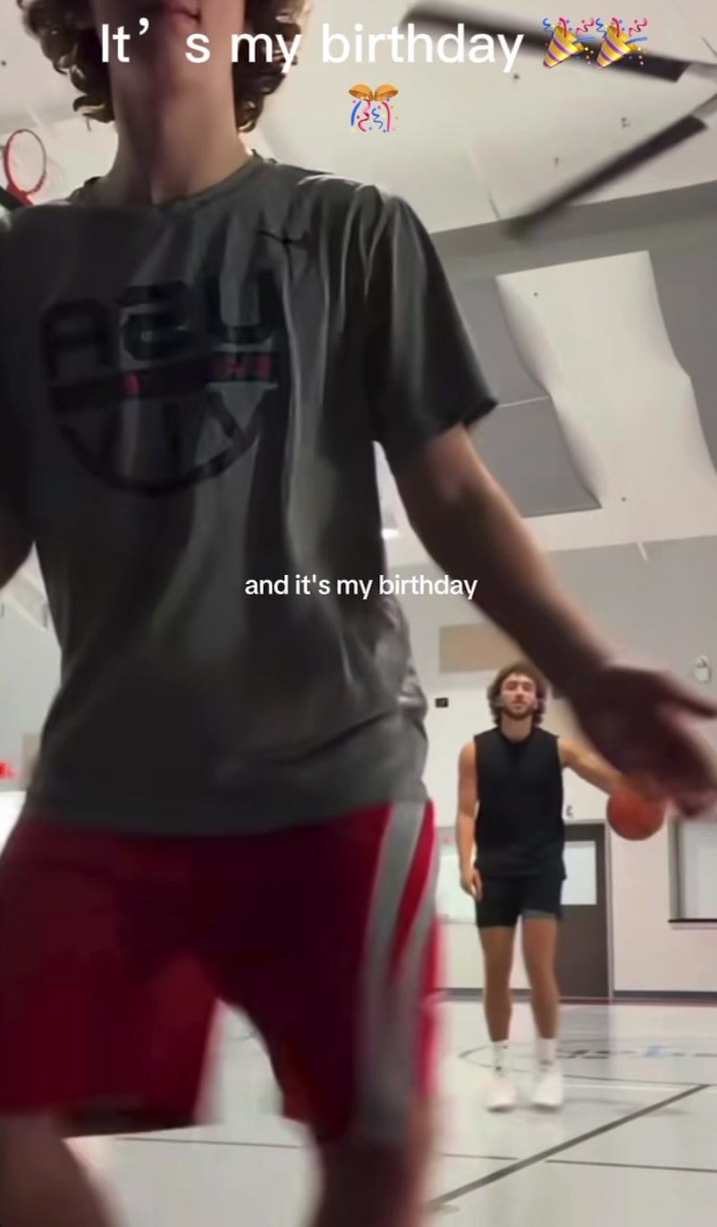 @Zaratheprodigy
