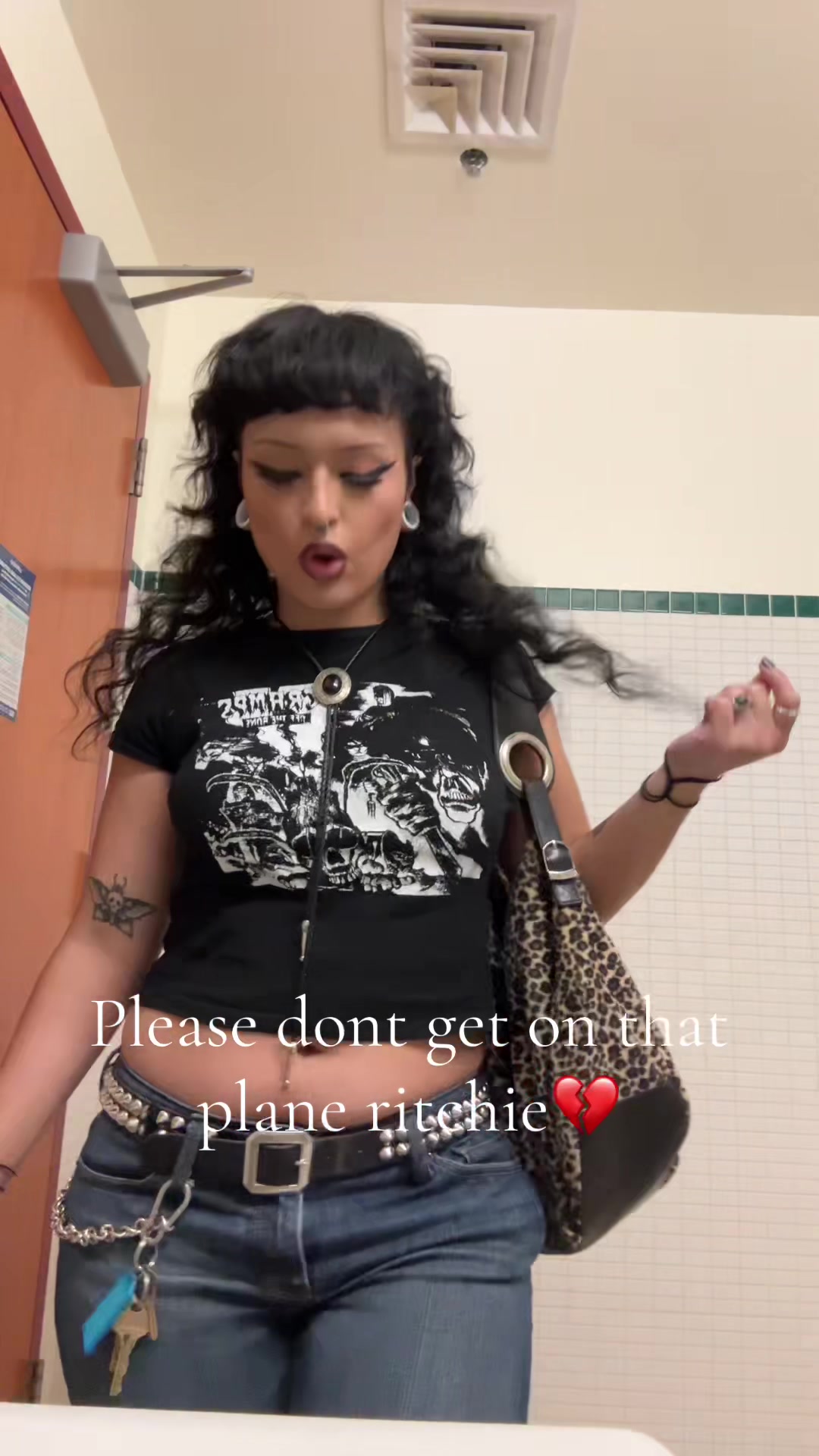 @viennay ☠︎︎