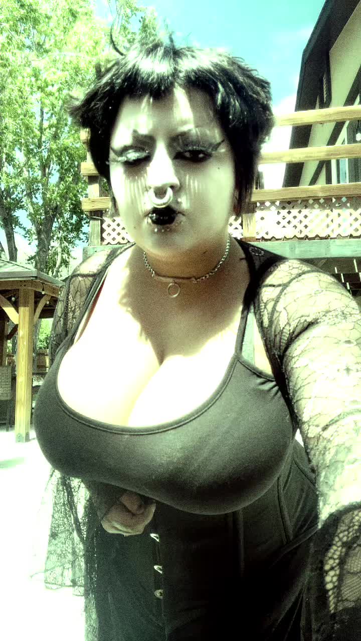 @𖤐illi𖤐