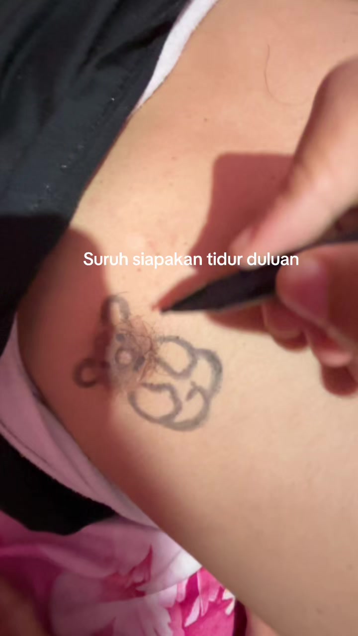 @Ayuu