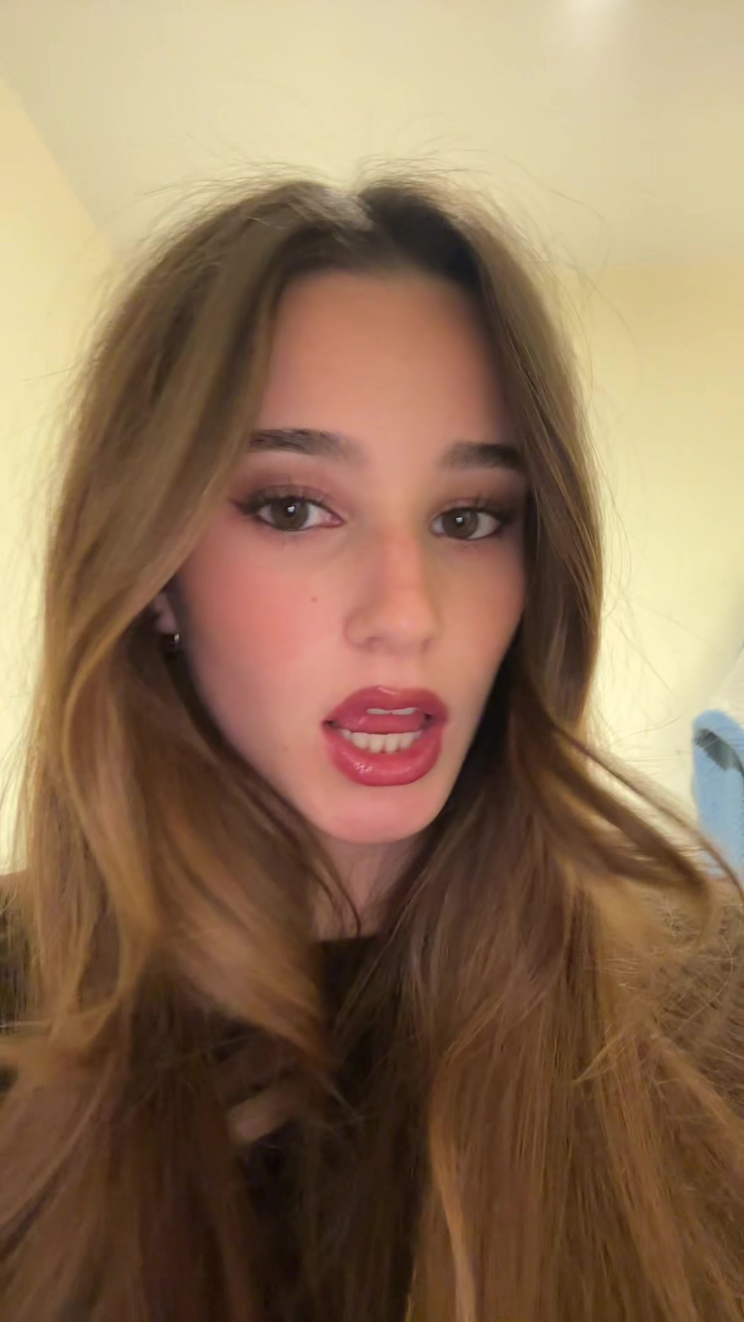 @hi_anttttttt