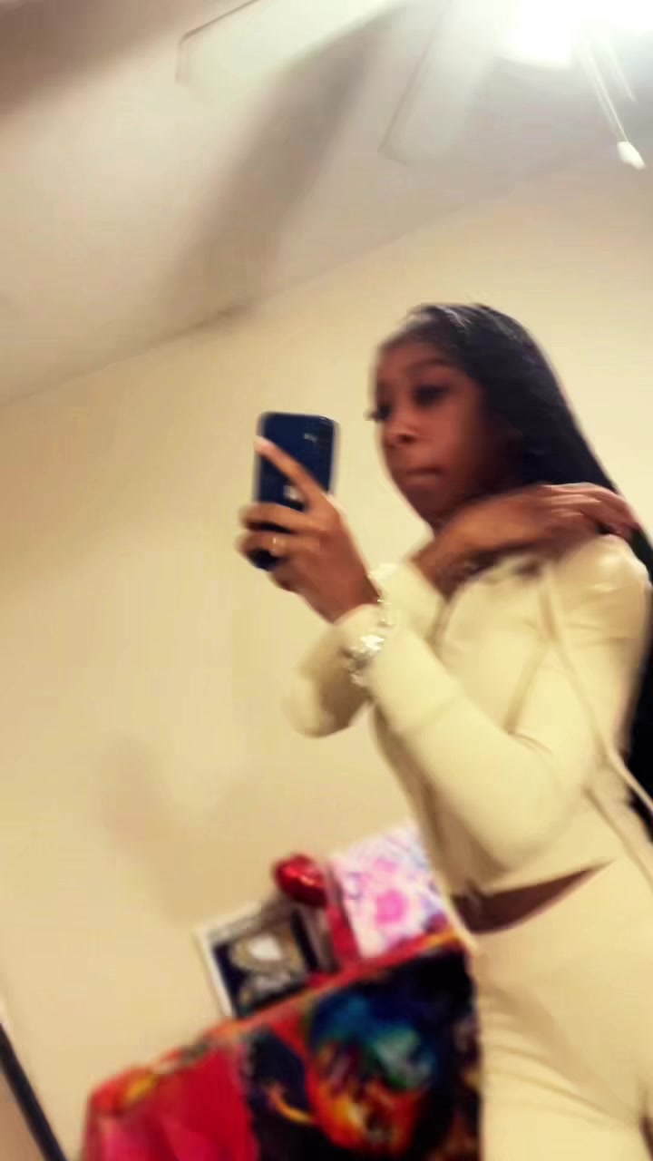 @😘