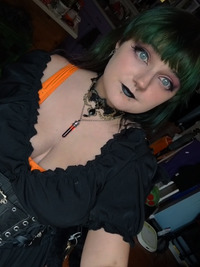 @experimental_trash_cosplays 🖤