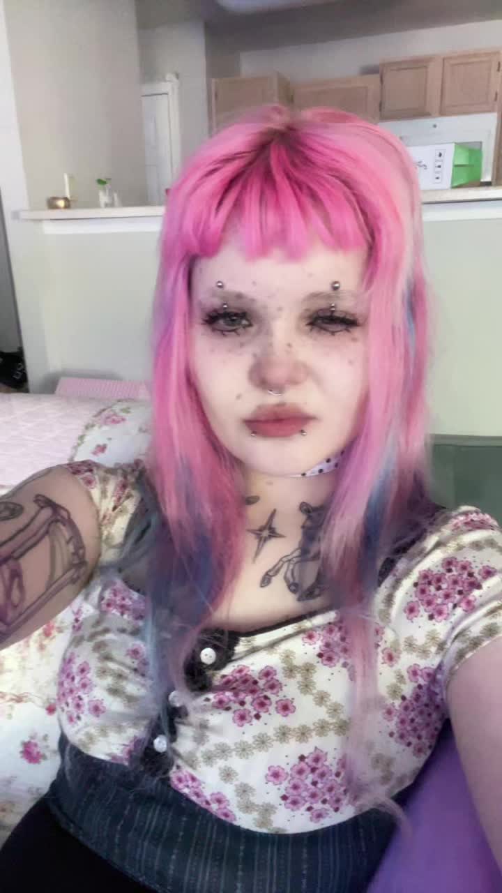 @kneesock