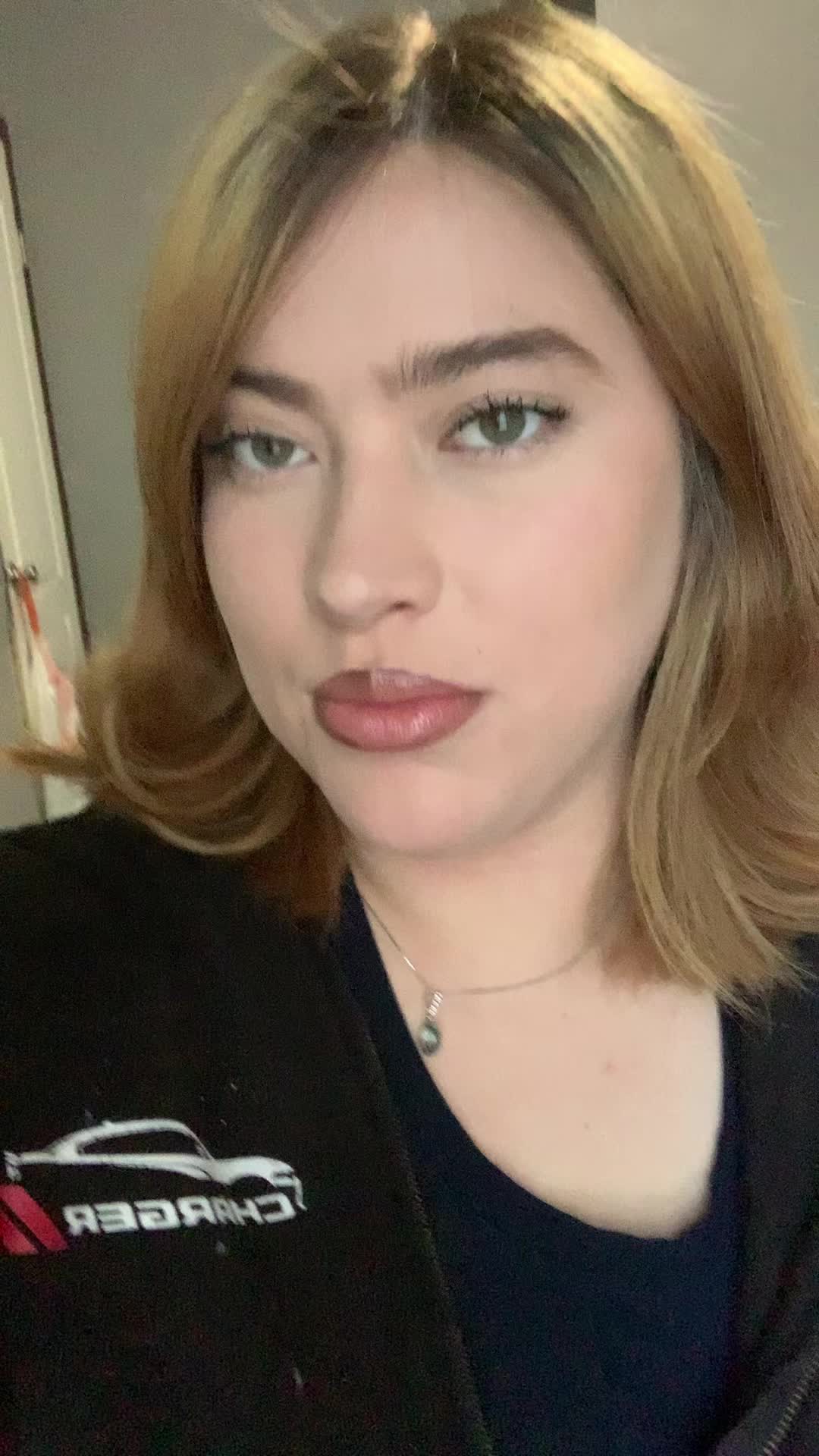 @Julieana