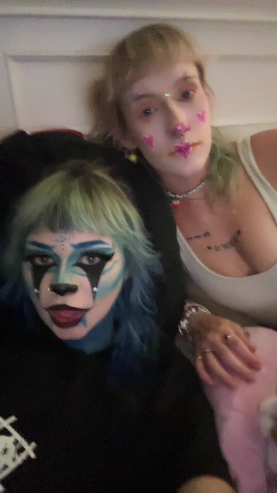 @damnandaclownin