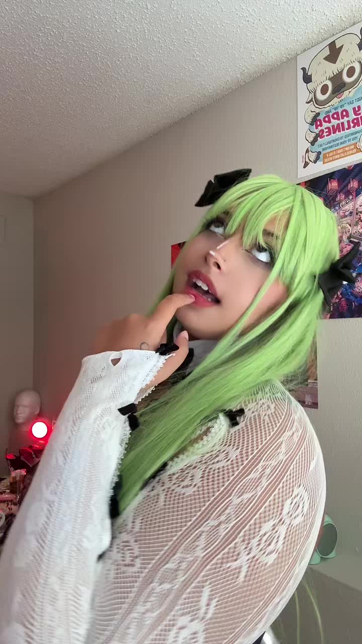 @zhalixia | Streamer