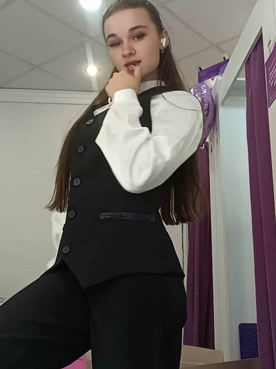 @Juliana_23