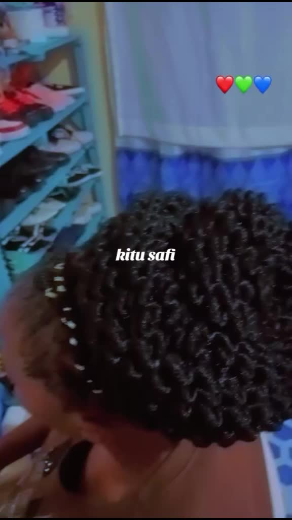 @girl of few words 🇰🇪🇱🇧