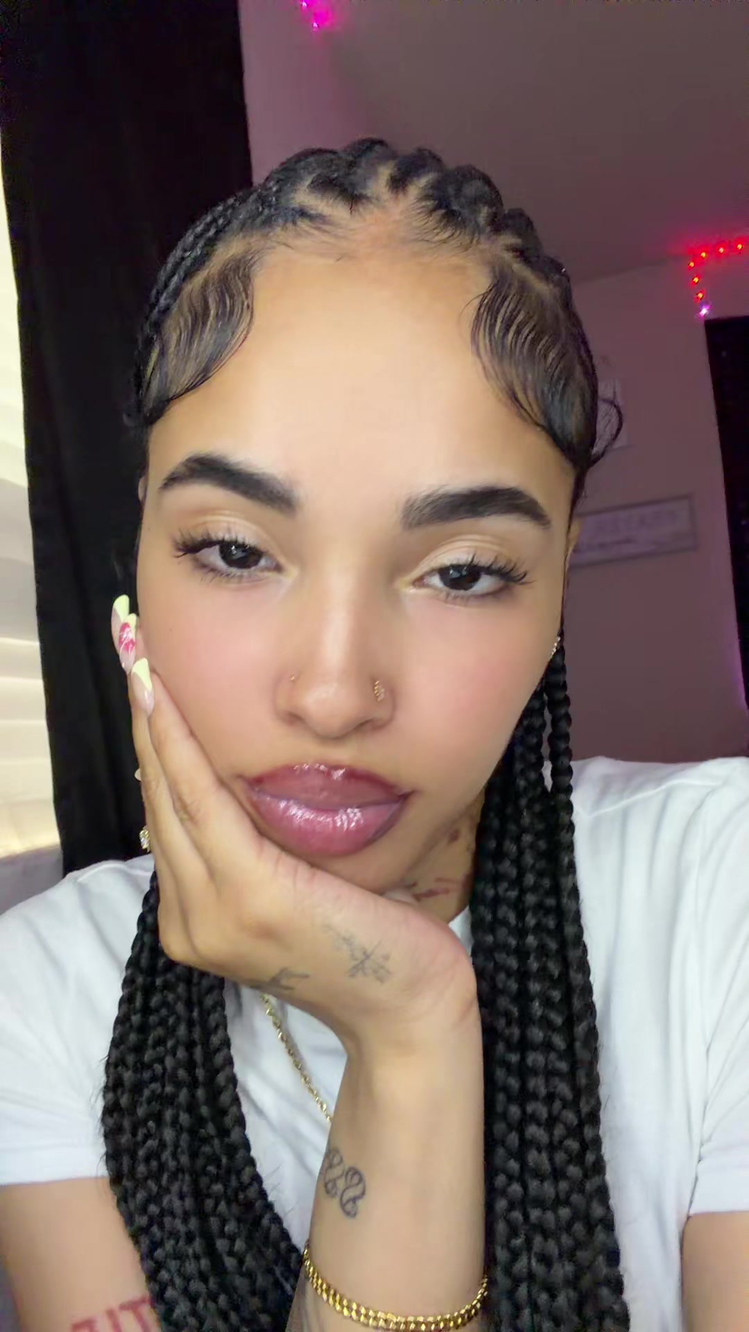 @0fficialkylahshanae