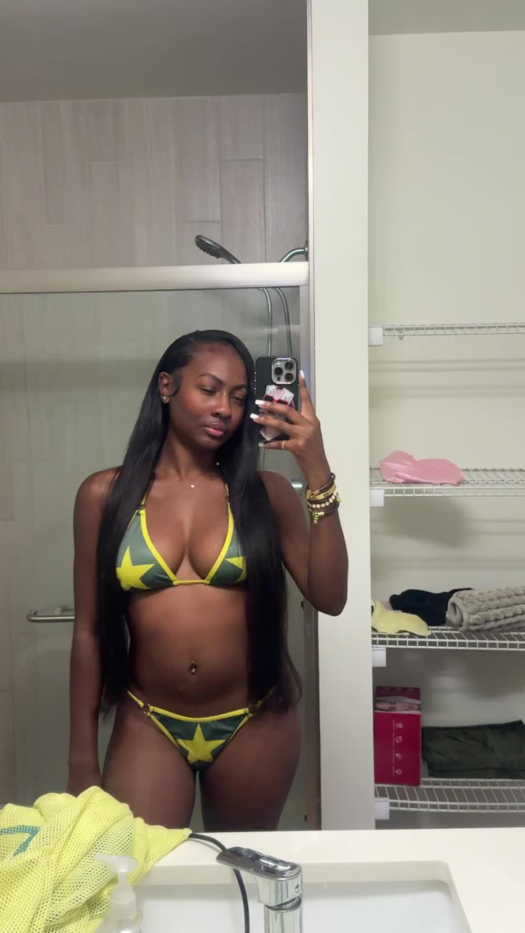 @SHANIAMONAEEEE
