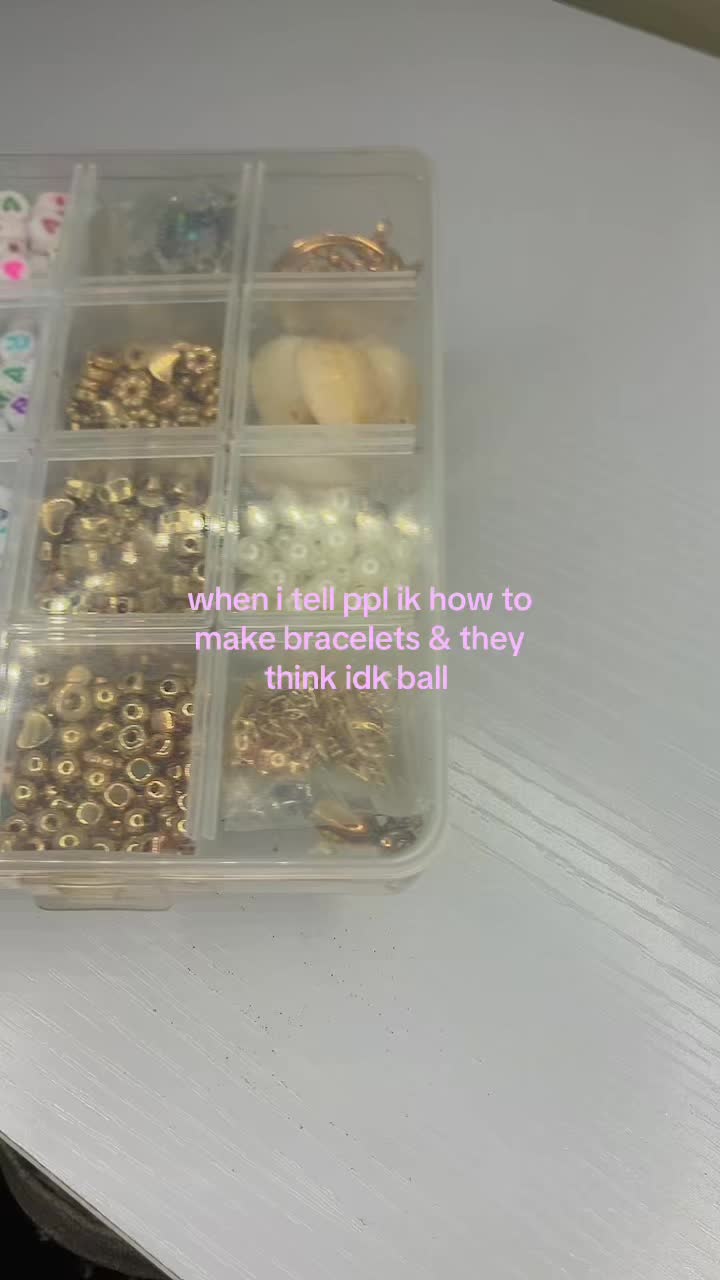 @beadedbyleyy ✨🩷