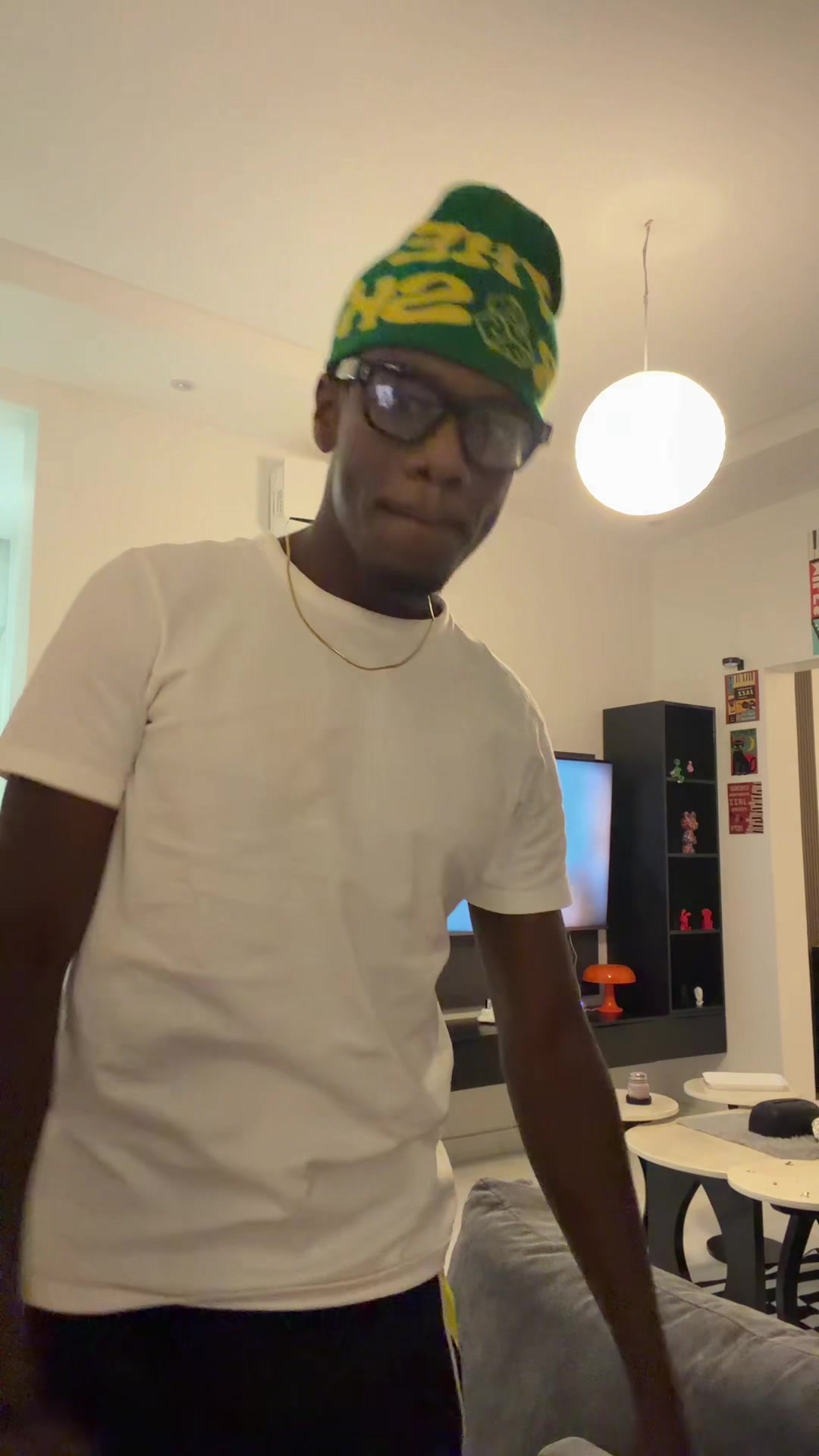 @🧑🏿🦱.