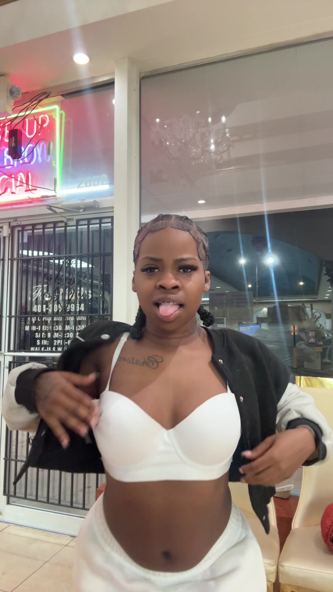 @more0fn4