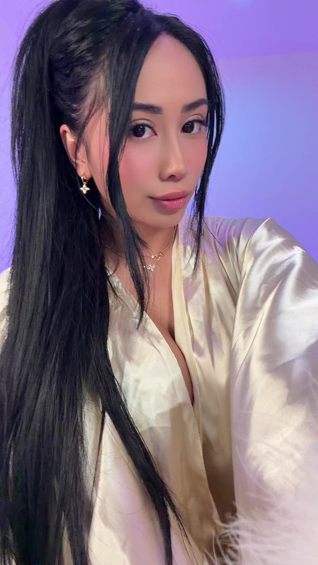 @LittleAznChat