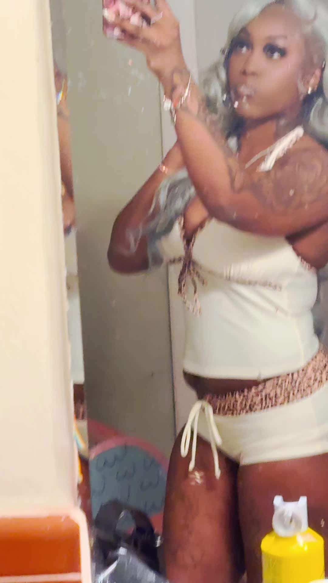 @mymy