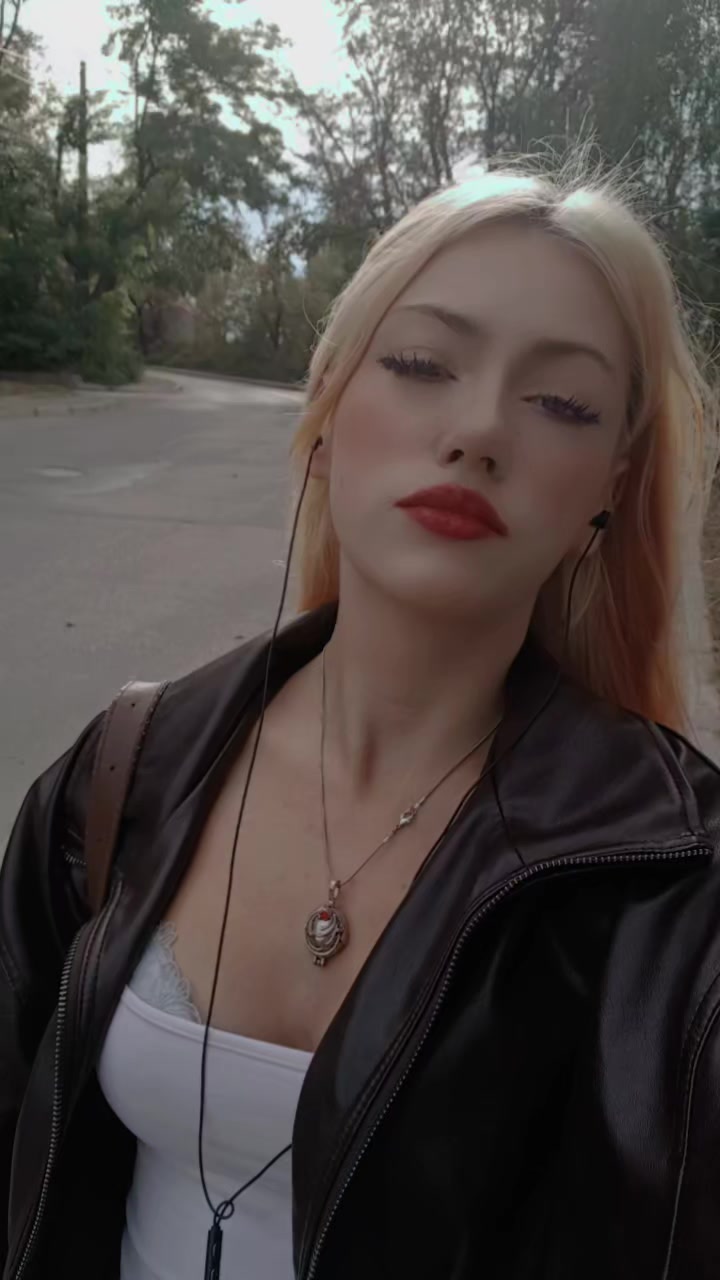 @adelina