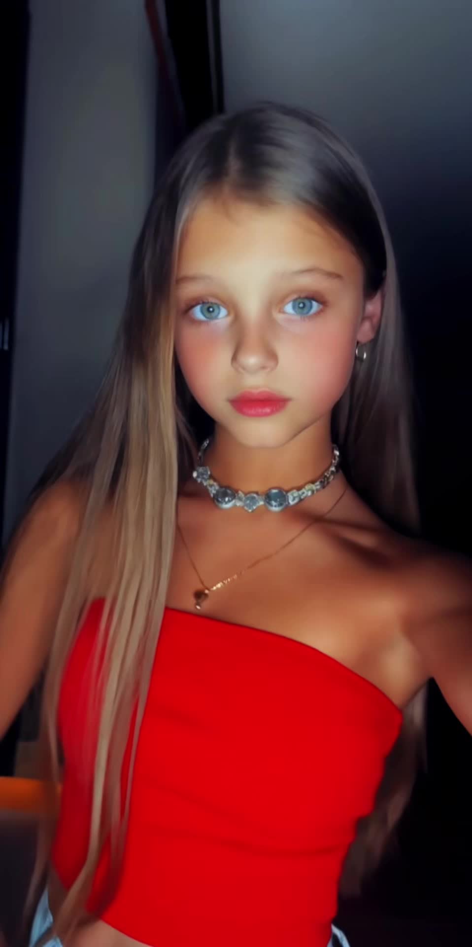 @Lunamodel