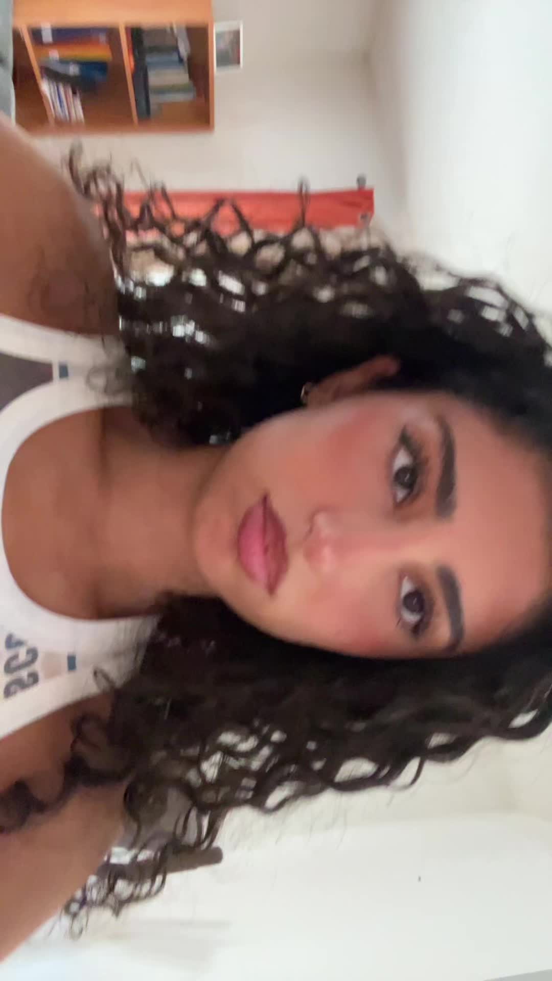 @Roxi