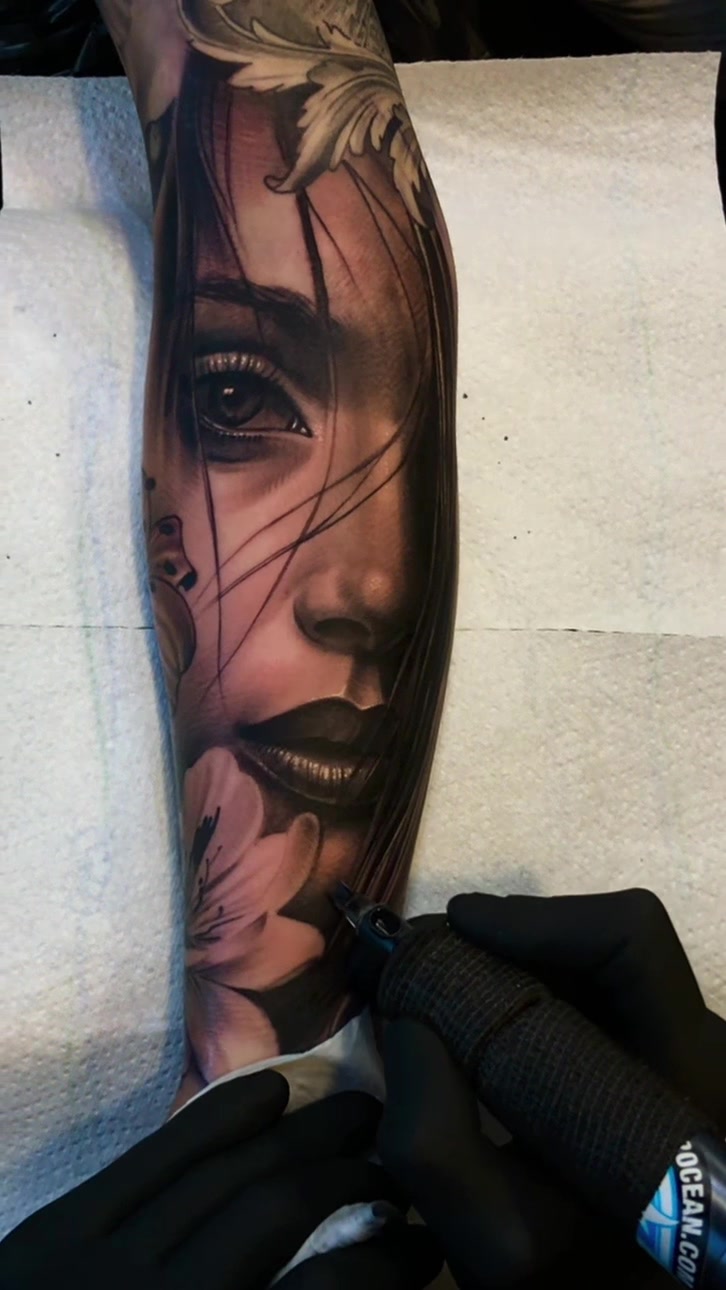 @David Taute black and grey