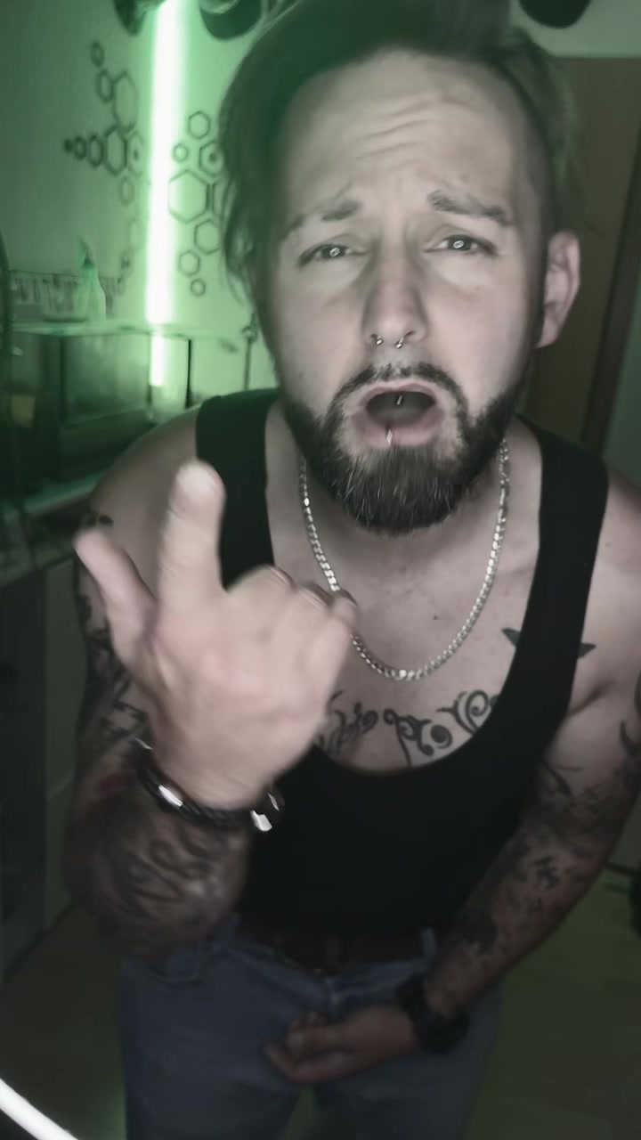 @D3NNI5